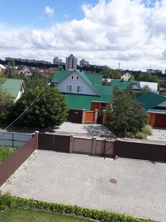 Uyut Hotel Chernihiv Bagian luar foto